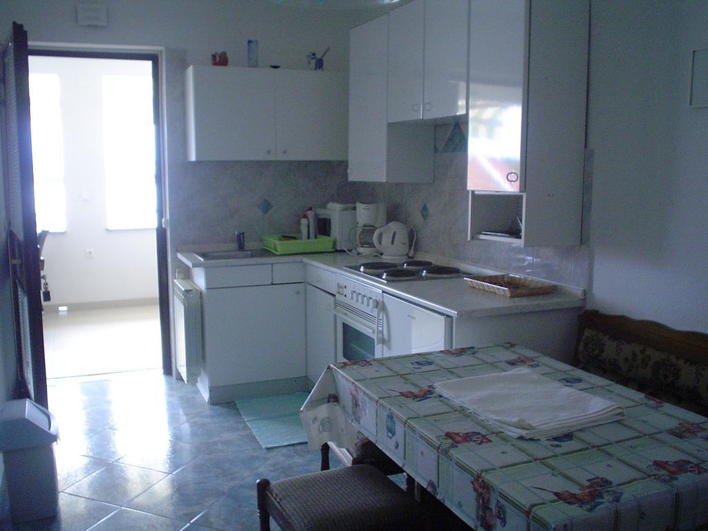 Apartman Kondic 奥米沙利 客房 照片