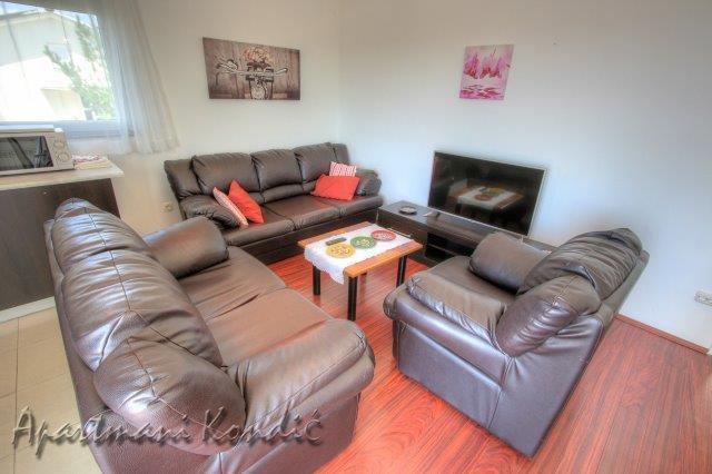 Apartman Kondic 奥米沙利 外观 照片