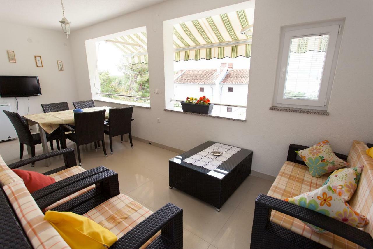 Apartman Kondic 奥米沙利 外观 照片